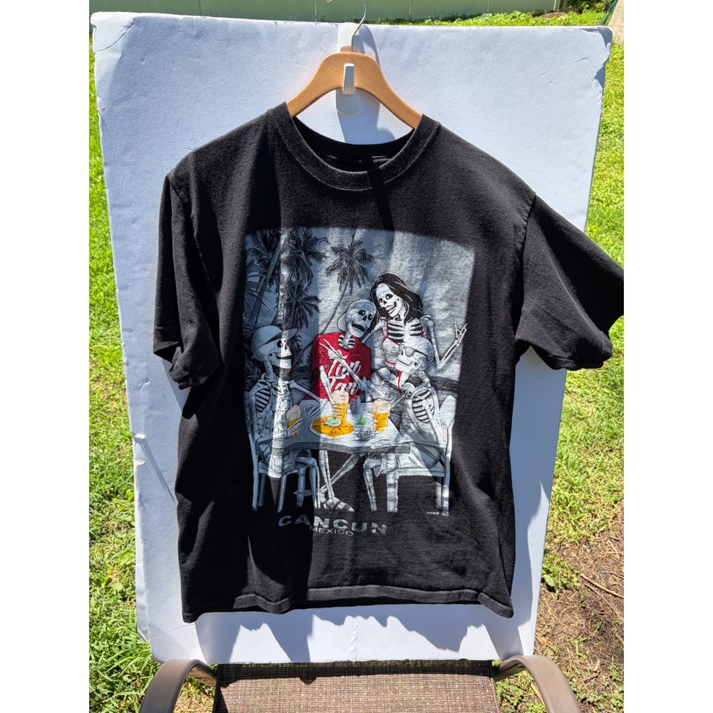 Tan Tan Cancun Mexico Skeletons Drinking Graphic T-Shirt Black Large Souvenir